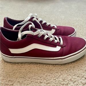 Vans, size 9, sneakers, maroon, like new!